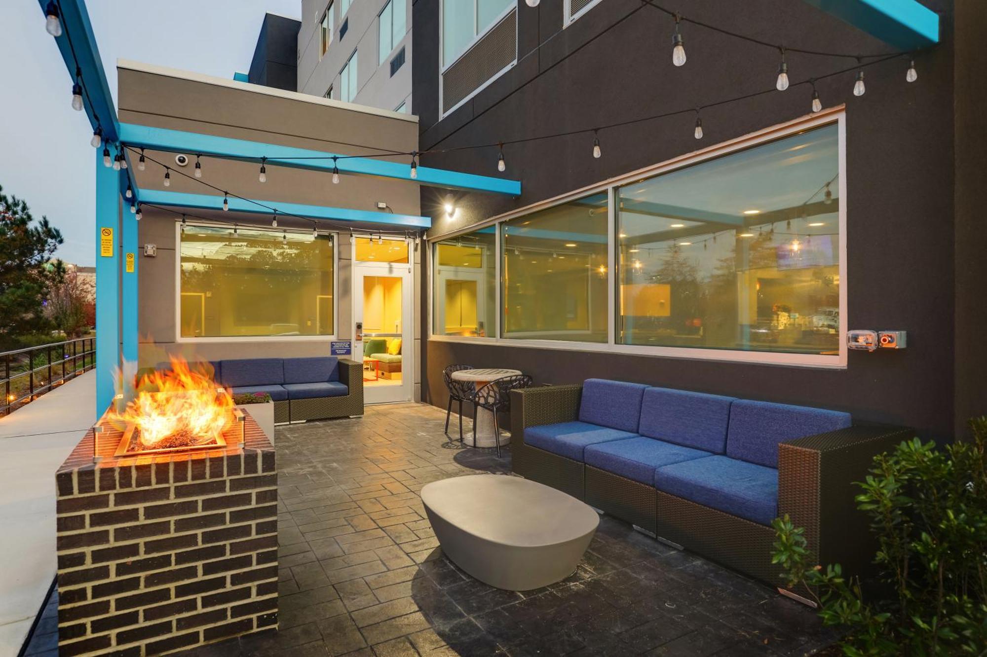 Tru By Hilton Leland Wilmington Hotel Exterior photo